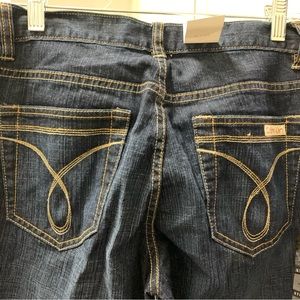 Calvin Klein Women’s dark wash jeans New! Size 6x32